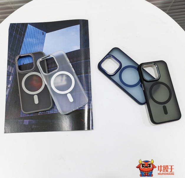 牛膜王貼膜：什么材質的手機殼防摔?